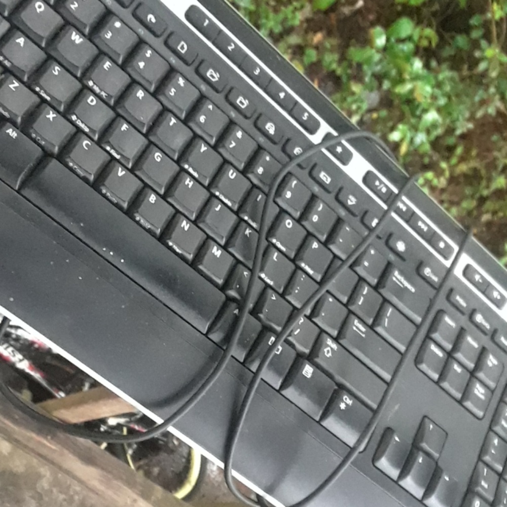 Key board - Picture 2 of 2